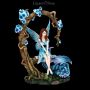 FS21116 Elfen Figur auf Schaukel mit blauen Drachen - 360° presentation