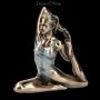 FS21791 Yoga Figur Eka Pada Rajakapitasana Stellung - 360° presentation