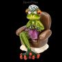 FS24630 Lustige Frosch Figur Oma beim Stricken - 360° presentation
