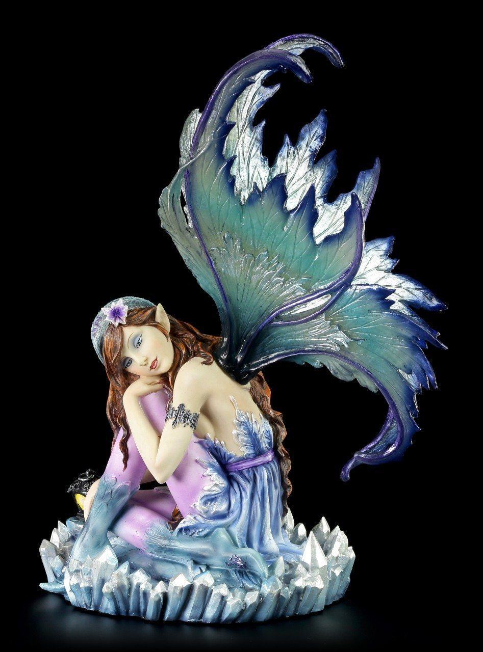 Fairy Figurine - Melissa sleeps with the Crystals