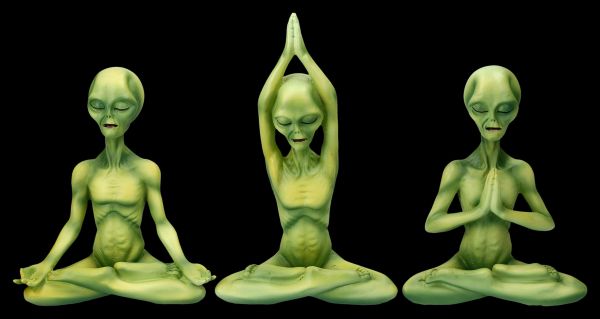 Alien Figuren beim Yoga 3er Set