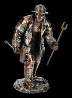 Fireman Figurine - Fighting Fire
