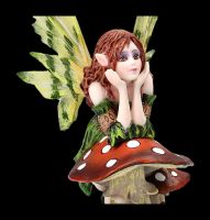 Elfen Figur - Grüne Flügel lehnt an Pilz