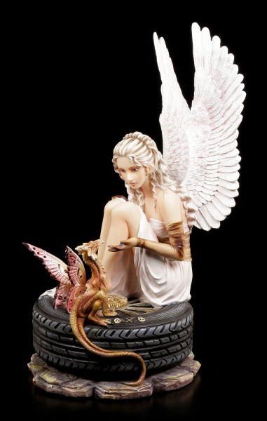 Engel Figur - Nienna mit Drache auf Autoreifen