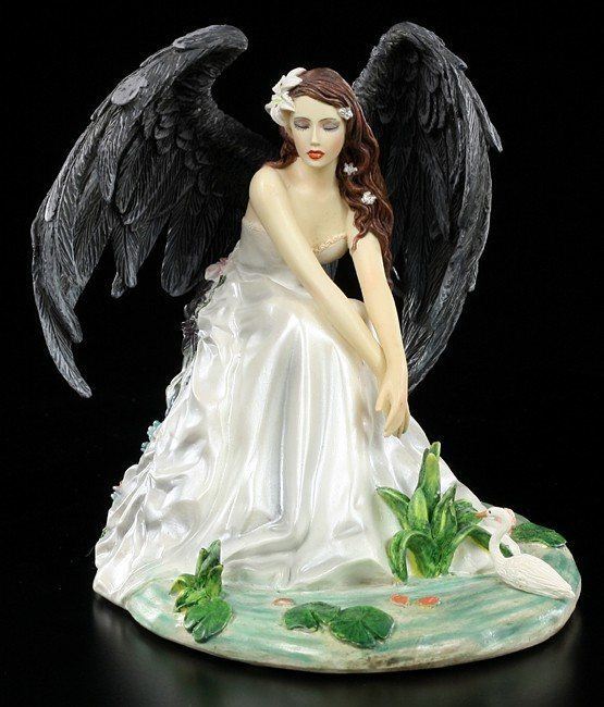 Nene Thomas Figurine - Swan Song