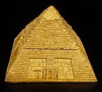 Pyramide klein zum Öffnen