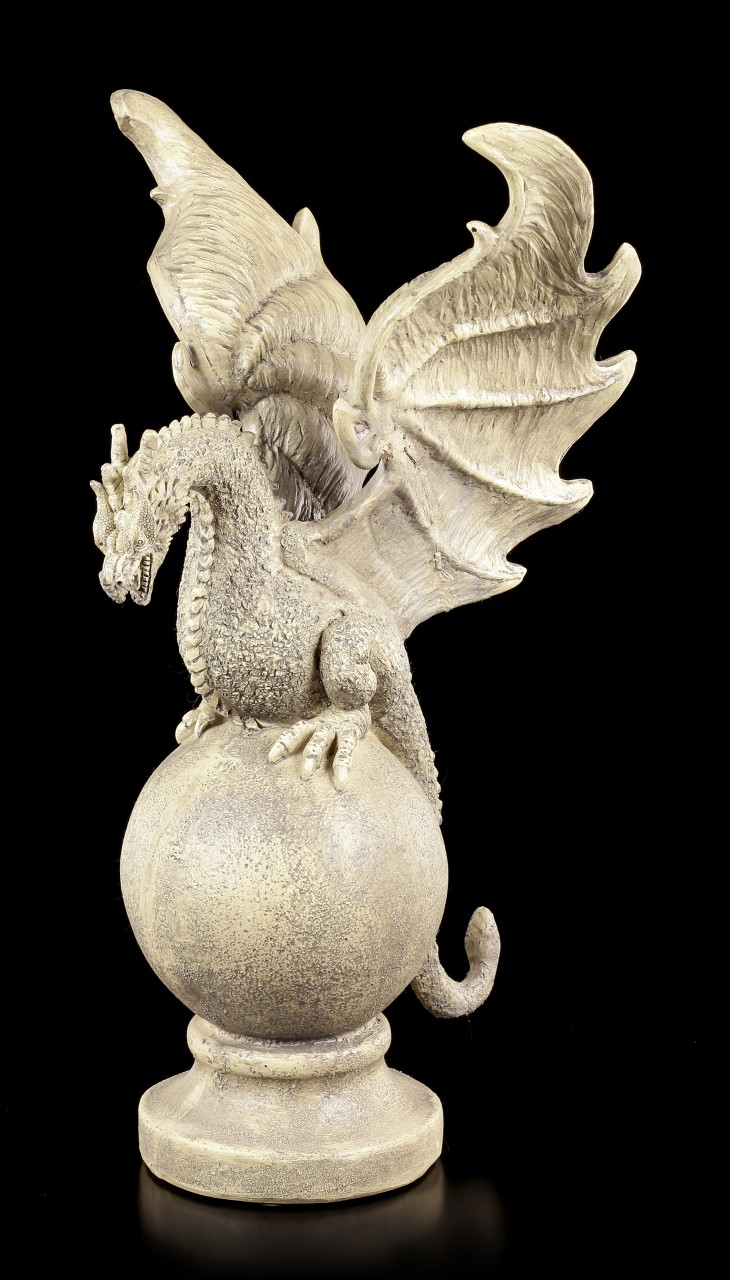 Gartenfigur - Drachen sitzt auf Kugel