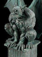 Gargoyle Figur - Magus sitzt auf Sockel