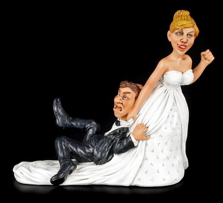 Braut schleift Bräutigam zum Altar - Lustige Brautpaar Figur