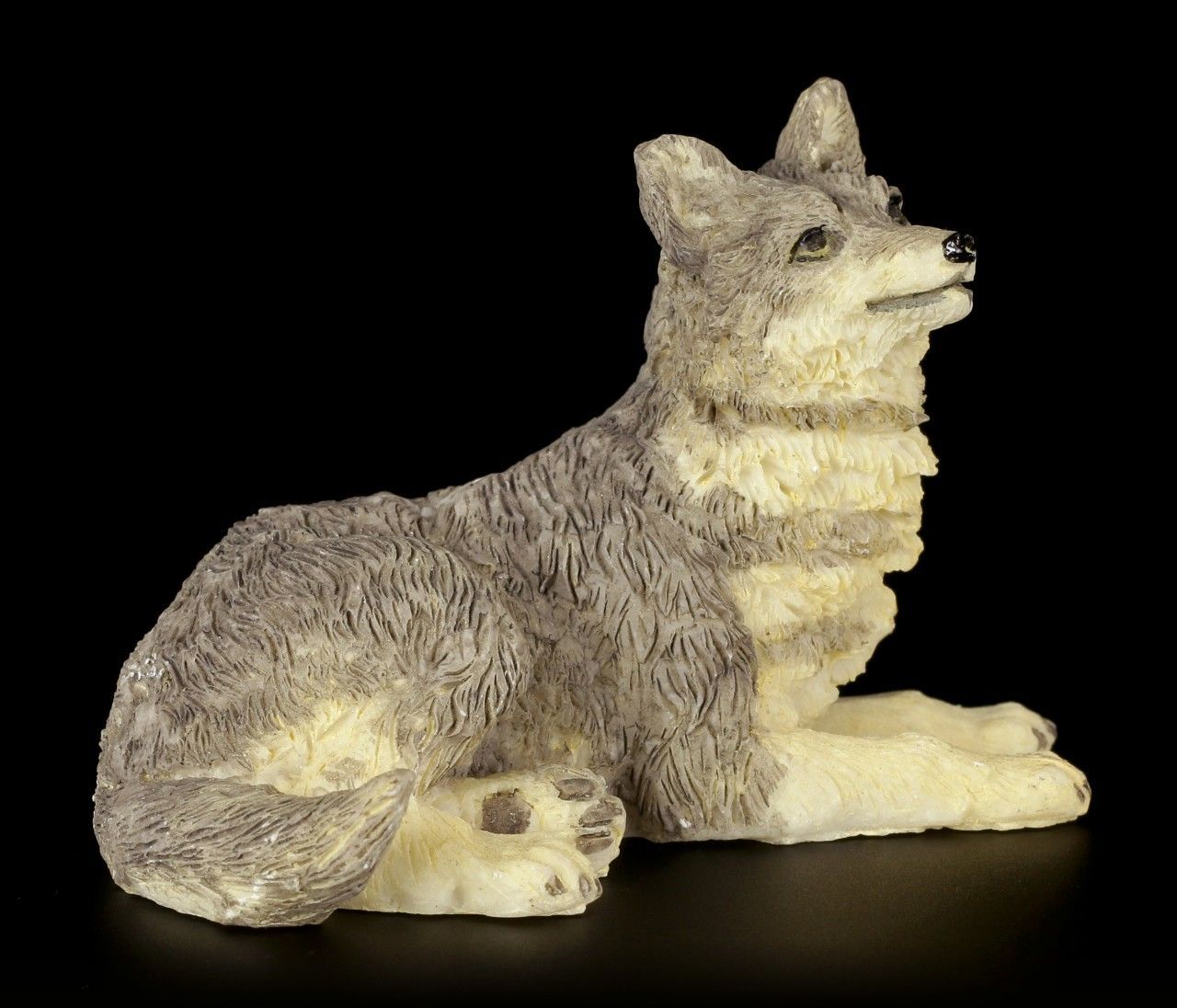 Wolf Figurine - Let's take a Rest