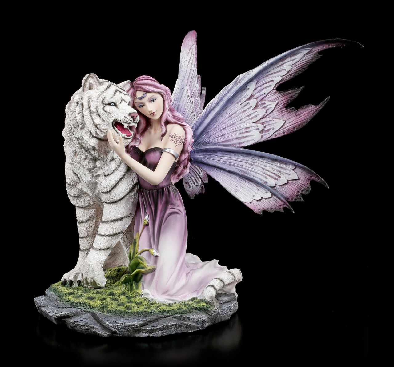 Fairy Figurine - Estra kneeling with Tiger