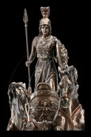 Athena Figur auf Streitwagen