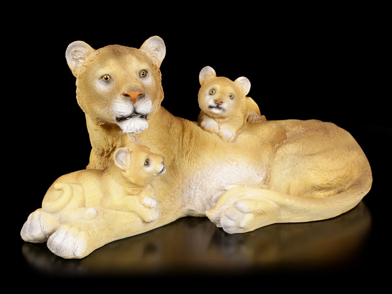 Garden Figurine - Lion Mama with two Ruffians