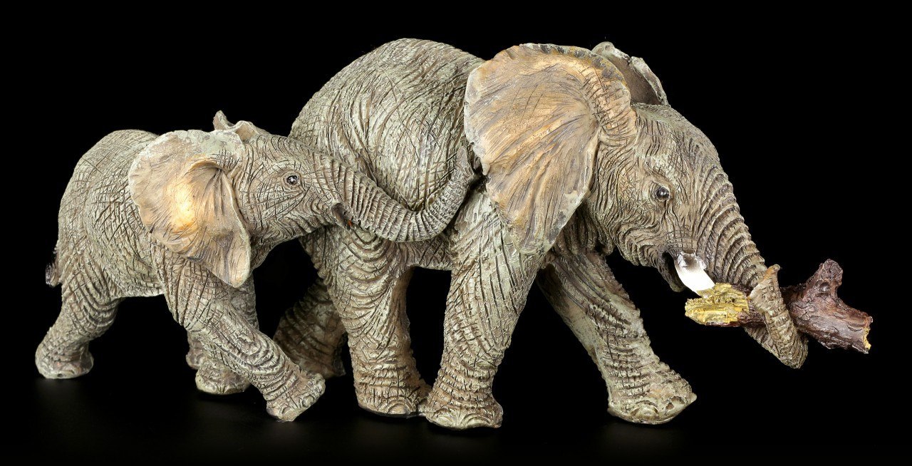 Elefanten Familie Figur - Mama mit Holzstück