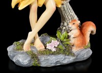 Elfen Figur - Nienna mit Pilz und Eichhörnchen