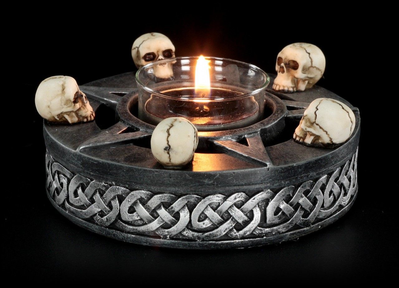 Teelichthalter - Pentagramm mit Totenköpfen