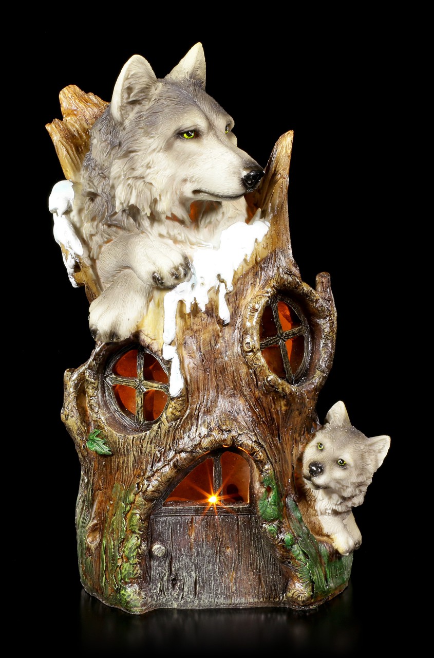 Wolf Treehouse with LED