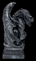 Gargoyle Figur auf Podest brüllend