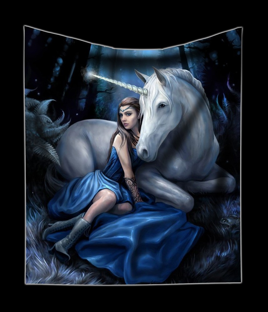 Fluffy Blanket with Unicorn - Blue Moon
