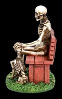 Skelett Figur mit Hund - Love Never Dies