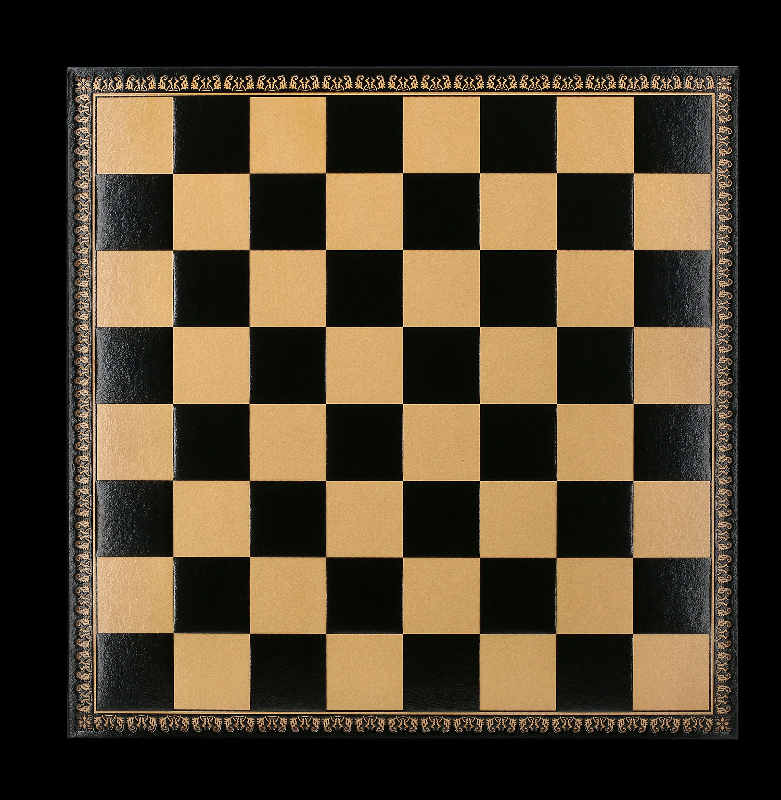 3 Schachfiguren in der Truhe Nr 