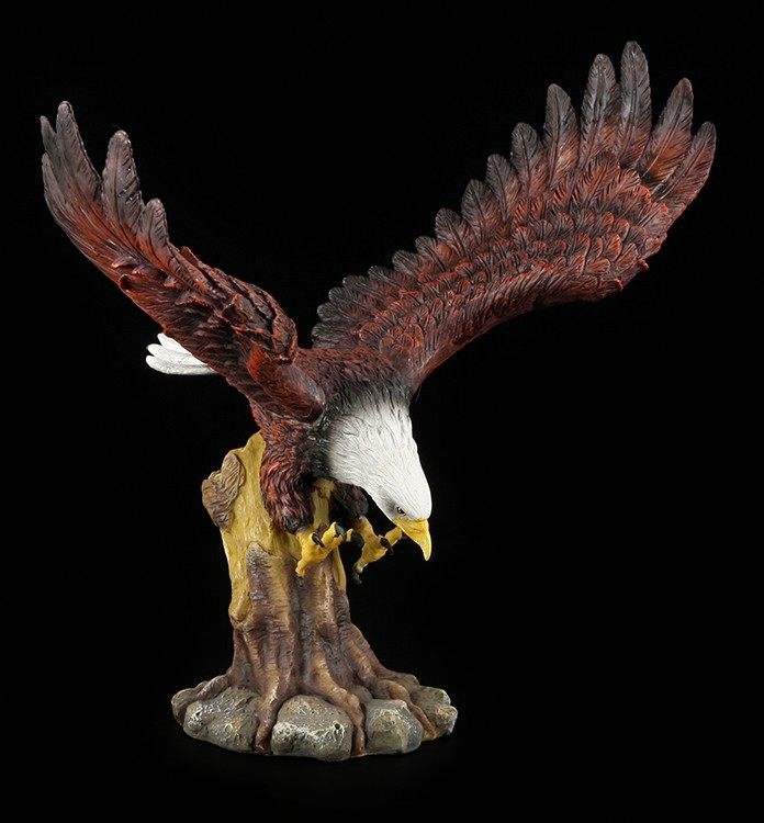 Adler Figur im Sturzflug