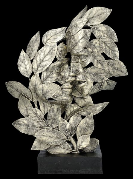Sculpture made of Leaves - Natural Emotion - Kiss