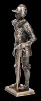 Stehende Ritter Figur mit Schwert