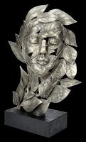Skulptur aus Blättern - Natürliche Emotion - Frieden