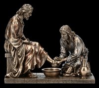 Jesus Figurine - Maundy - Washing of the Feet