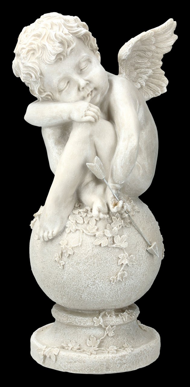 Gartenfigur - Engel Amor auf Kugel mit Efeu