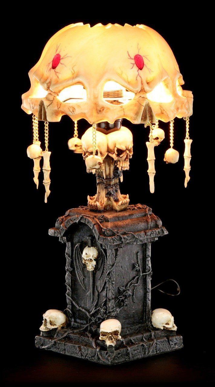 Tischlampe Schädeldecke mit Totenköpfen