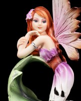 Fairy Figurine - Foglia is leaning on Leaf