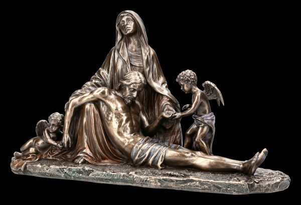 Jesus Figur liegt in Marias Armen - Pieta