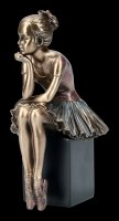 Ballerina Figurine - L'Attente on Monolith