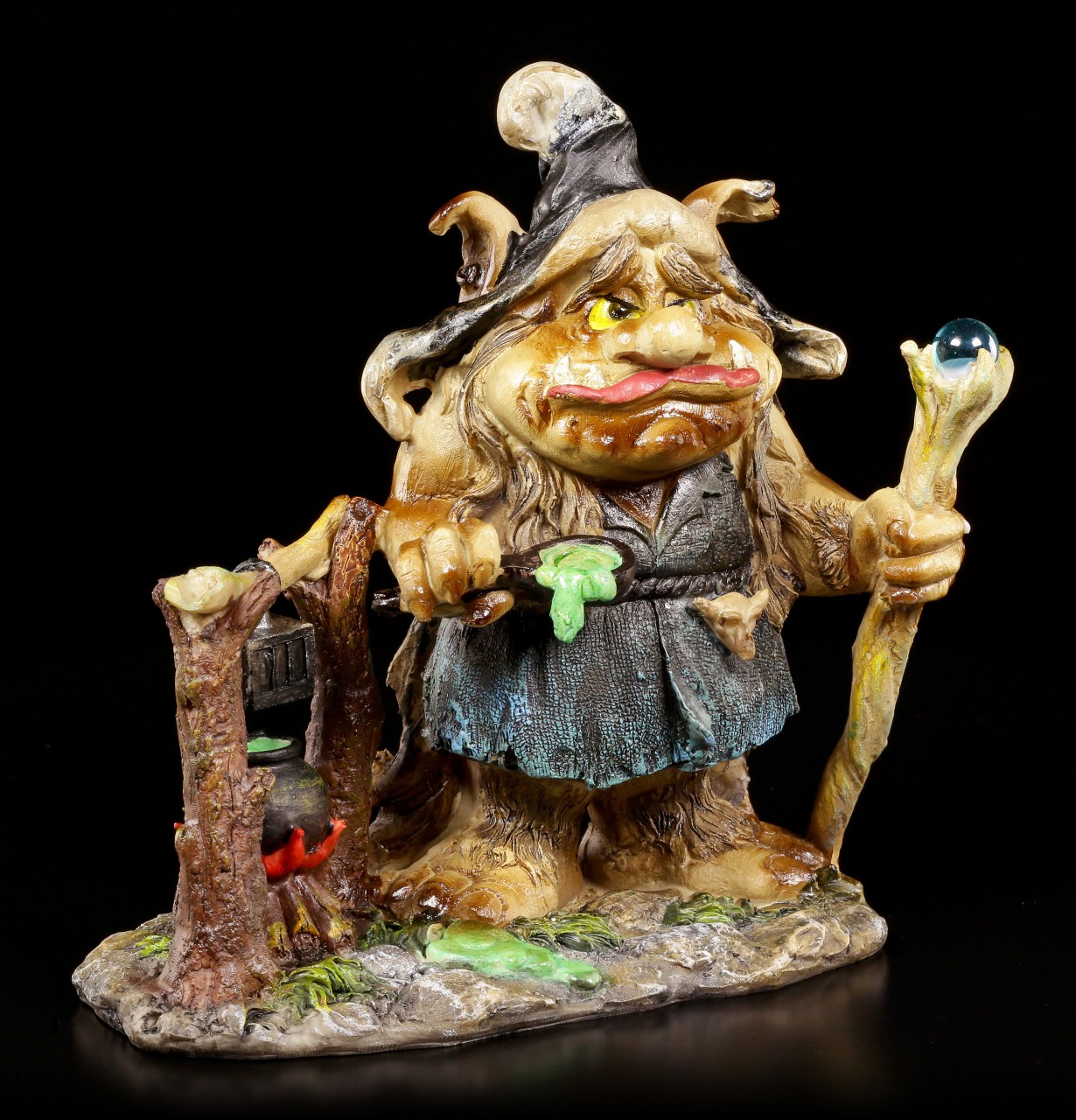 Troll Figur - Hexe mit Stab und Zauberkessel