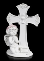 Weiße Cherub Figur vor Kreuz betend