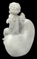 Gartenfigur - Engel sitzt auf Herz