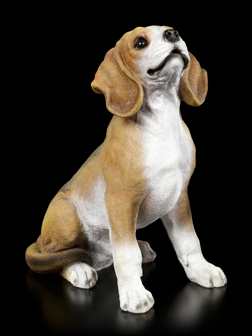 Garden Figurine - Beagle sitting