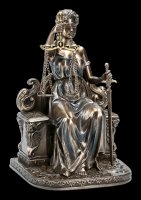 Sitzende Justitia Figur auf Thron