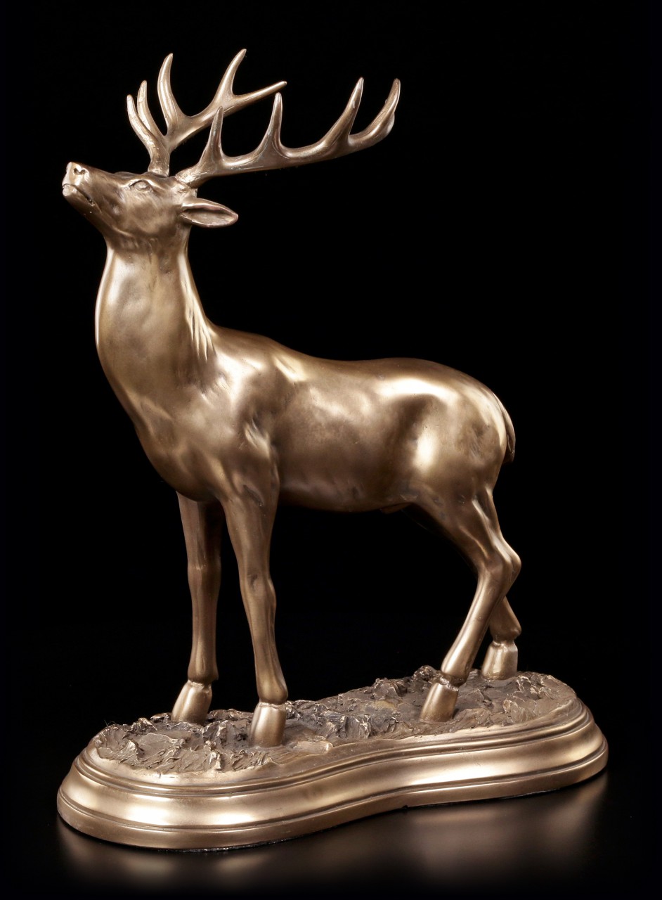 Stag Figurine - Pride looking into the Sky