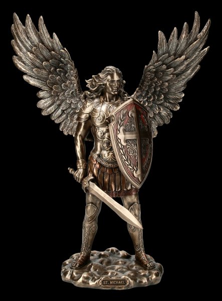 Erzengel Michael Figur mit Schild und Schwert