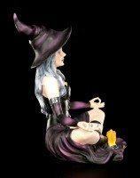 Witch Figurine - Aradia conjures Spells