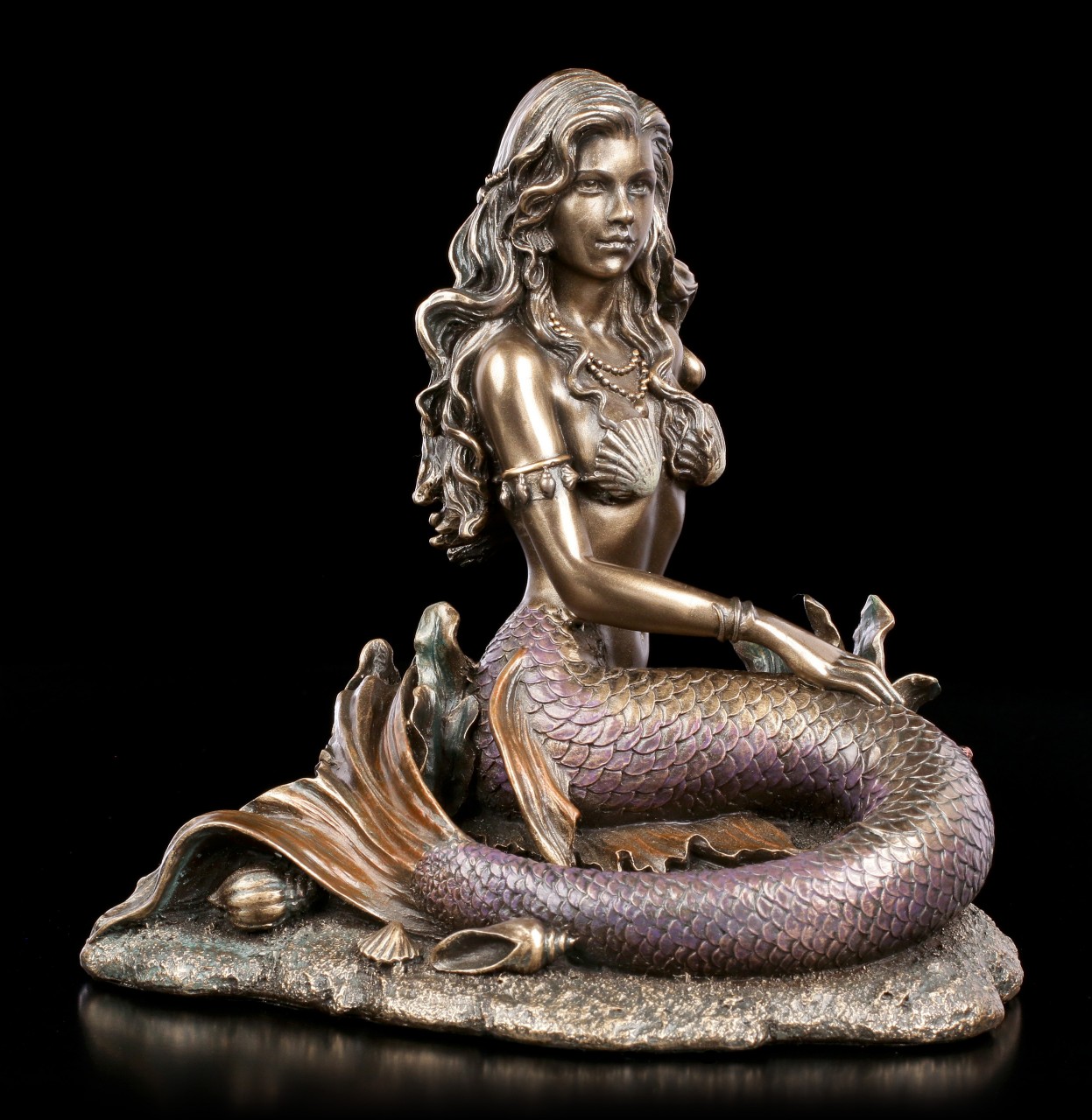 Meerjungfrauen Figur sitzt am Meeresgrund - bronziert