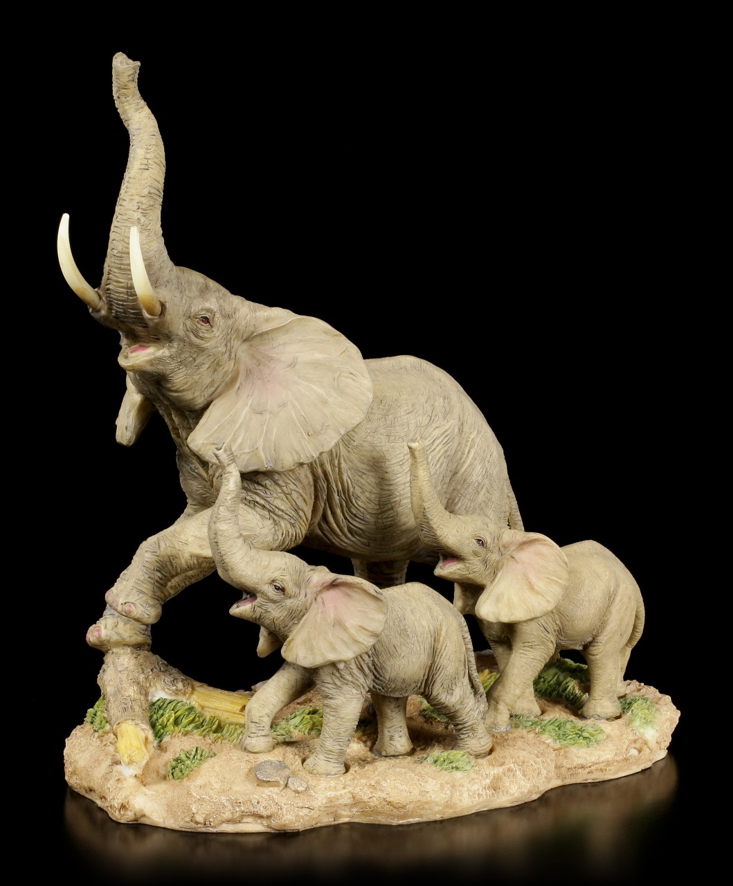 Elephant Figurines Family - Mother with two Childs
