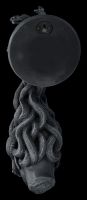 Wanddeko - Hand hält Kopf der Medusa